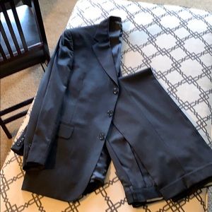 Jos. A. Banks Wool Suit 40 R - Charcoal.